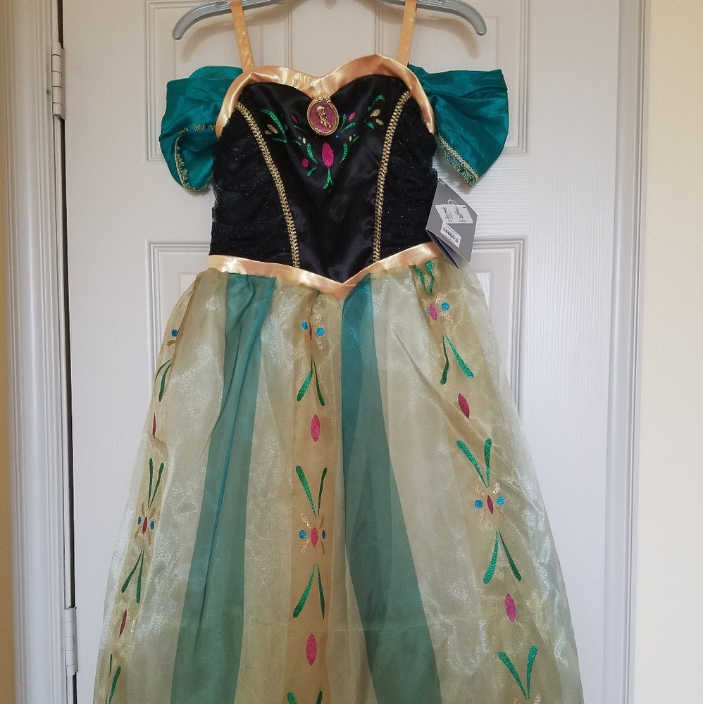 Costume dress